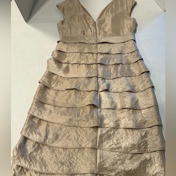 London Times tiered sleeveless cocktail‎ dress in champagne color size 6 - Picture 14 of 14
